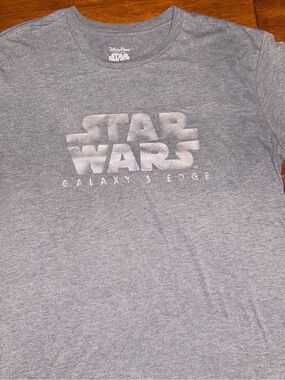 Disney Gray Star Wars Galaxy's Edge Short Sleeve Tee